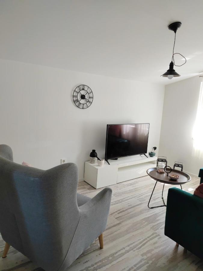 Jelena Apartman *
